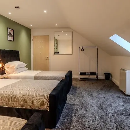 Moseley Village Nest Apartment